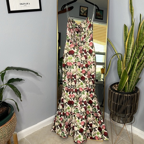 House of Cb ‘Malika’ Vintage Floral Mermaid Maxi Dress - Picture 9 of 11